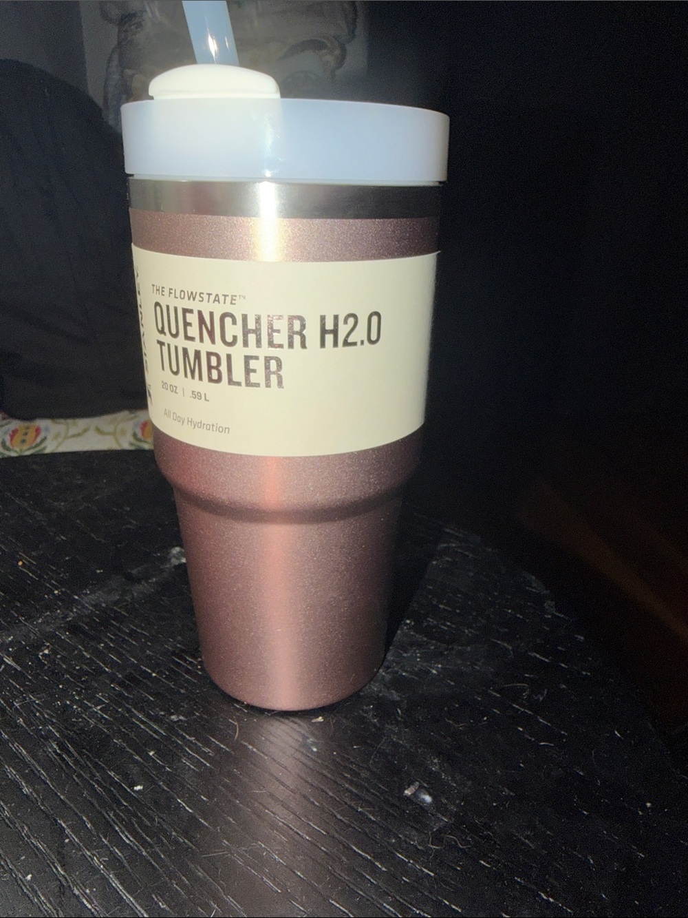 20oz gold color Stanley flowstate quencher tumbler with straw lid